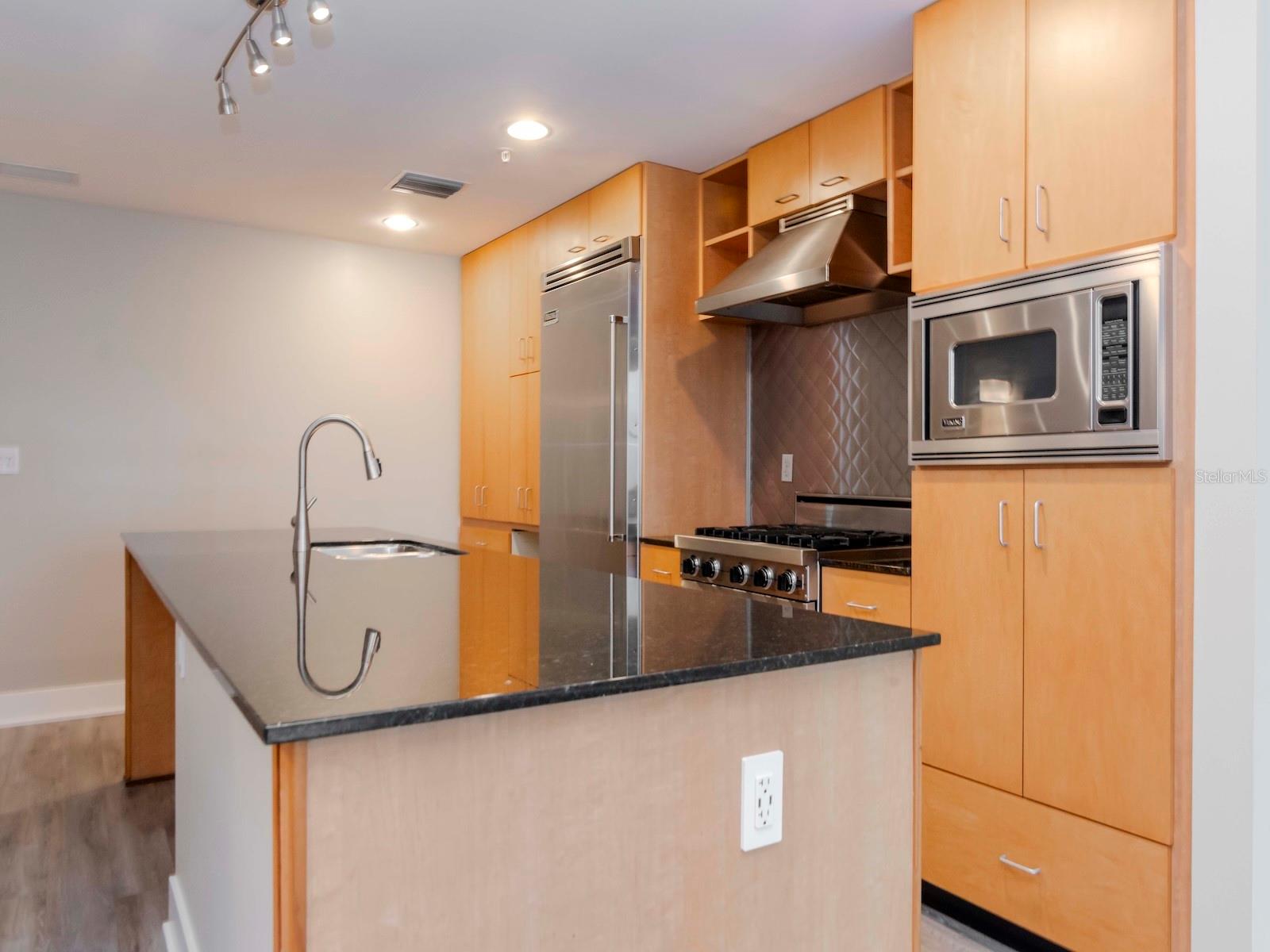 1120 E KENNEDY BOULEVARD 927
