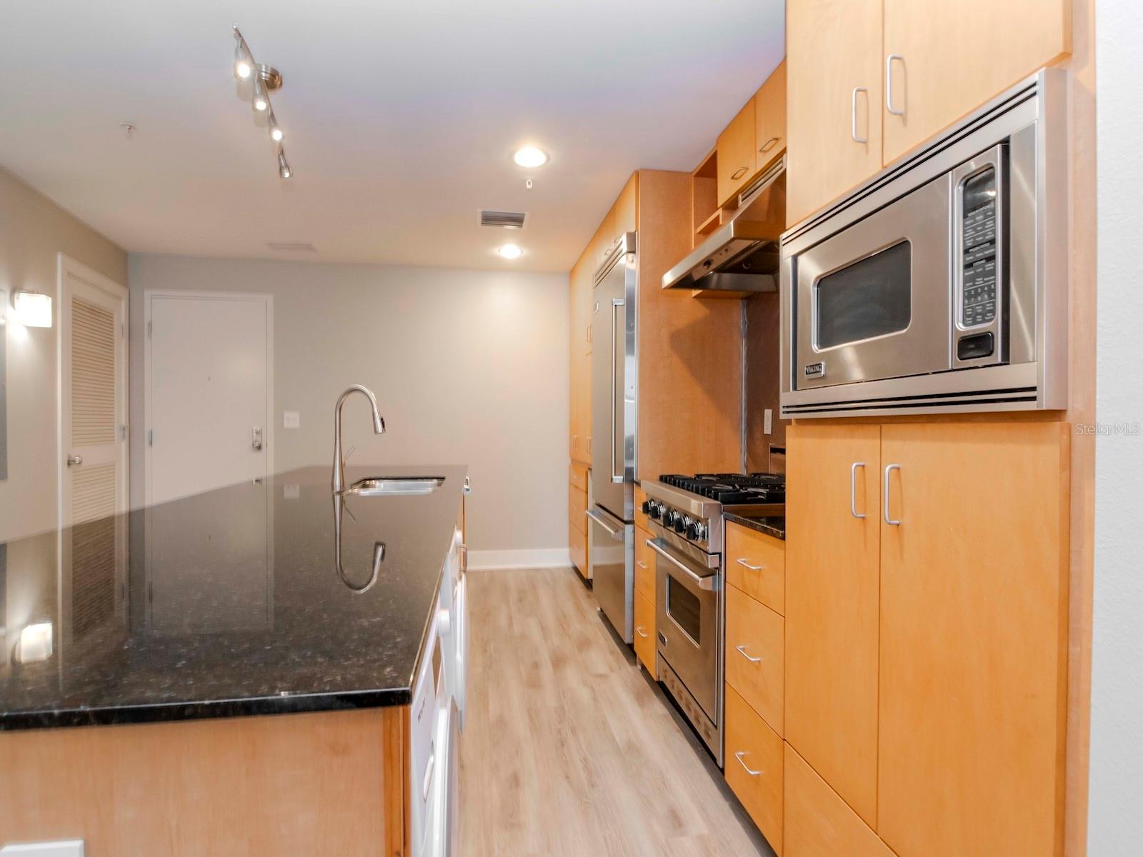 1120 E KENNEDY BOULEVARD 927