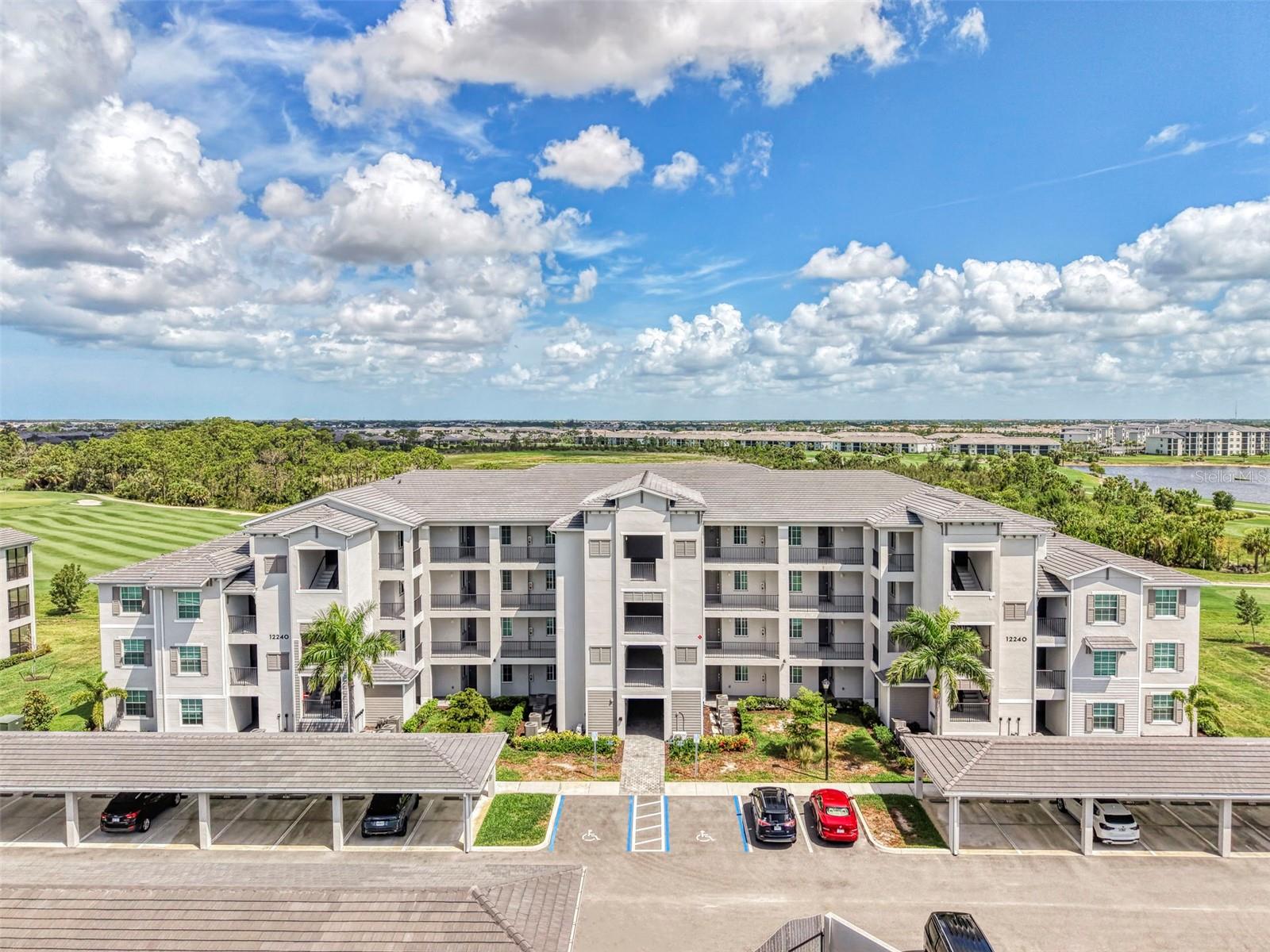 WELLEN PARK GOLF & COUNTRY CLUB - Residential