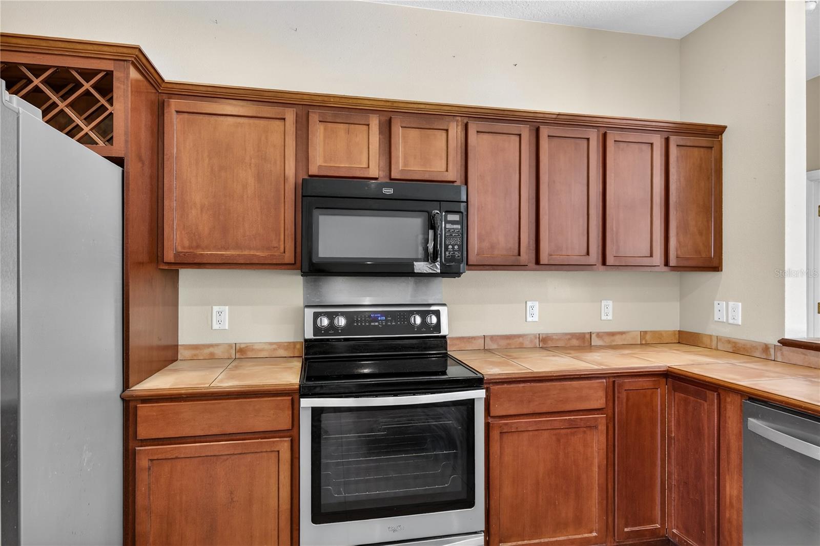 LAKE BEAUCLAIRE SUB - Residential