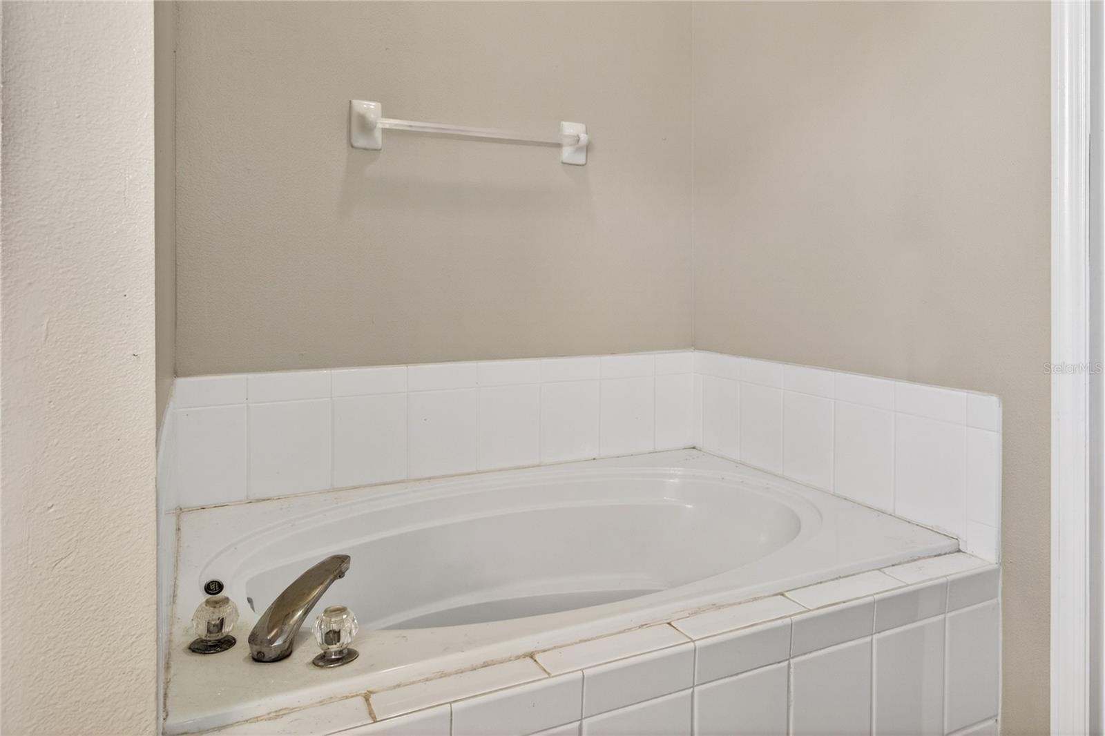 LAKE BEAUCLAIRE SUB - Residential