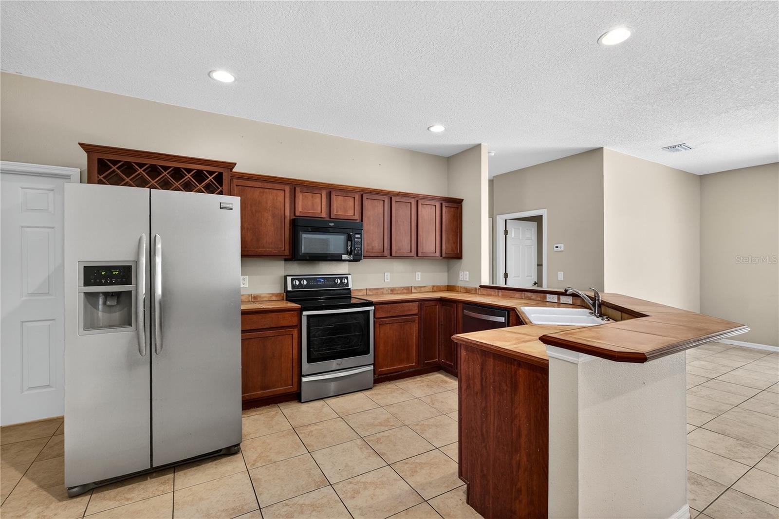 LAKE BEAUCLAIRE SUB - Residential