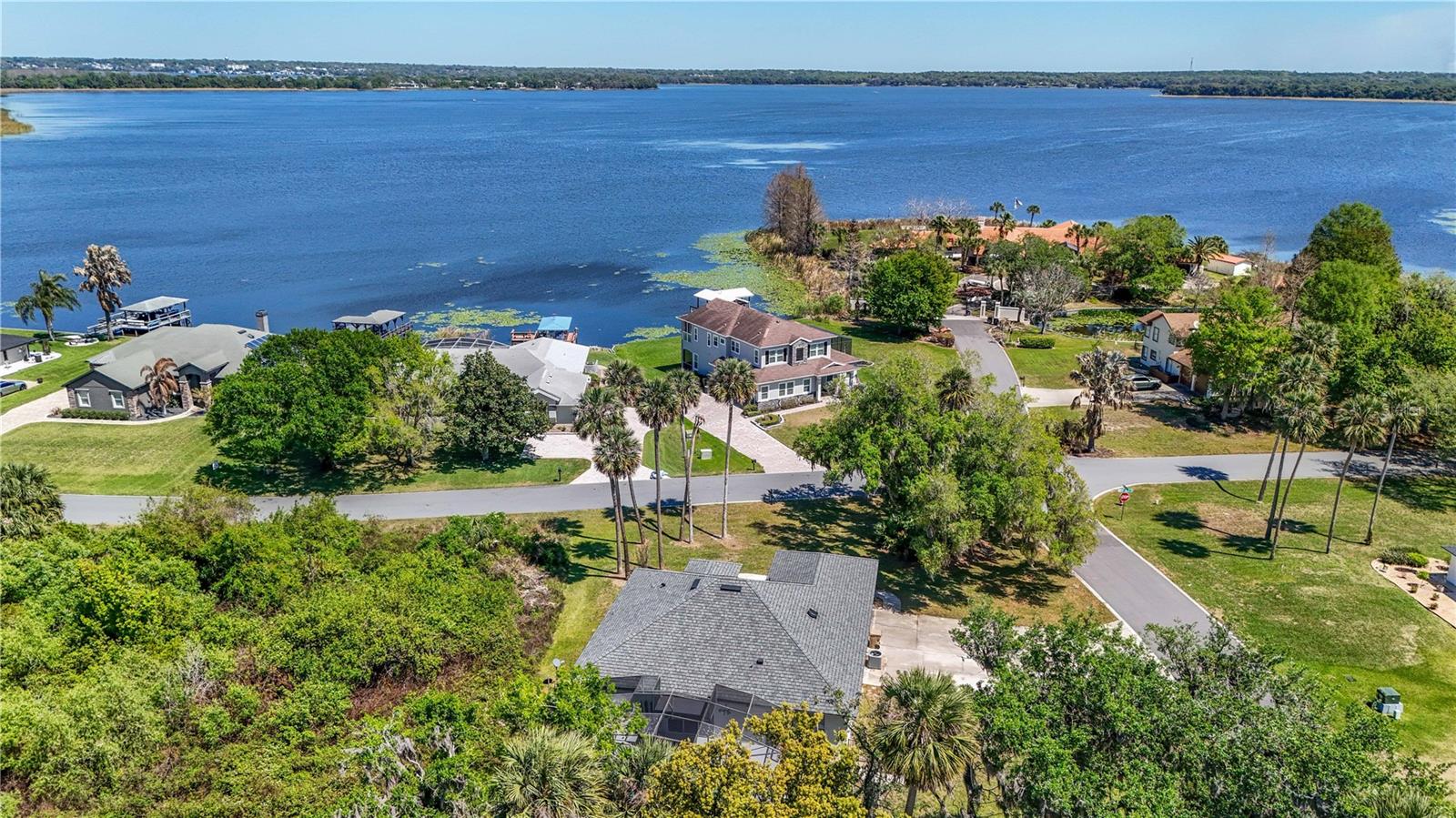 LAKE BEAUCLAIRE SUB - Residential