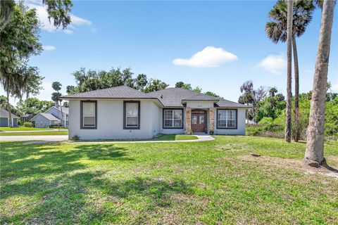 Photo of 28931 Beauclaire Drive, Tavares, FL 32778 (MLS # G5110108)