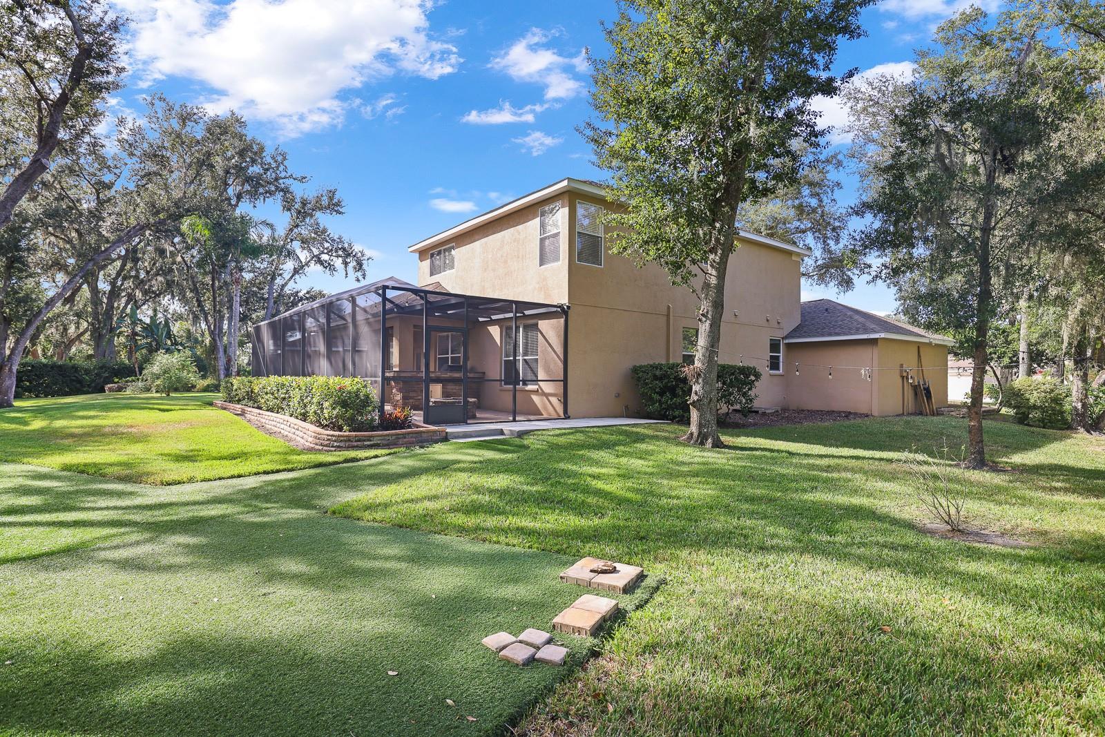 RIVER HILLS COUNTRY CLUB PARCE - Residential Lease