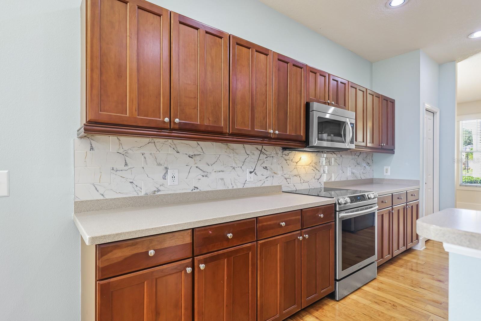 RIVER HILLS COUNTRY CLUB PARCE - Residential Lease