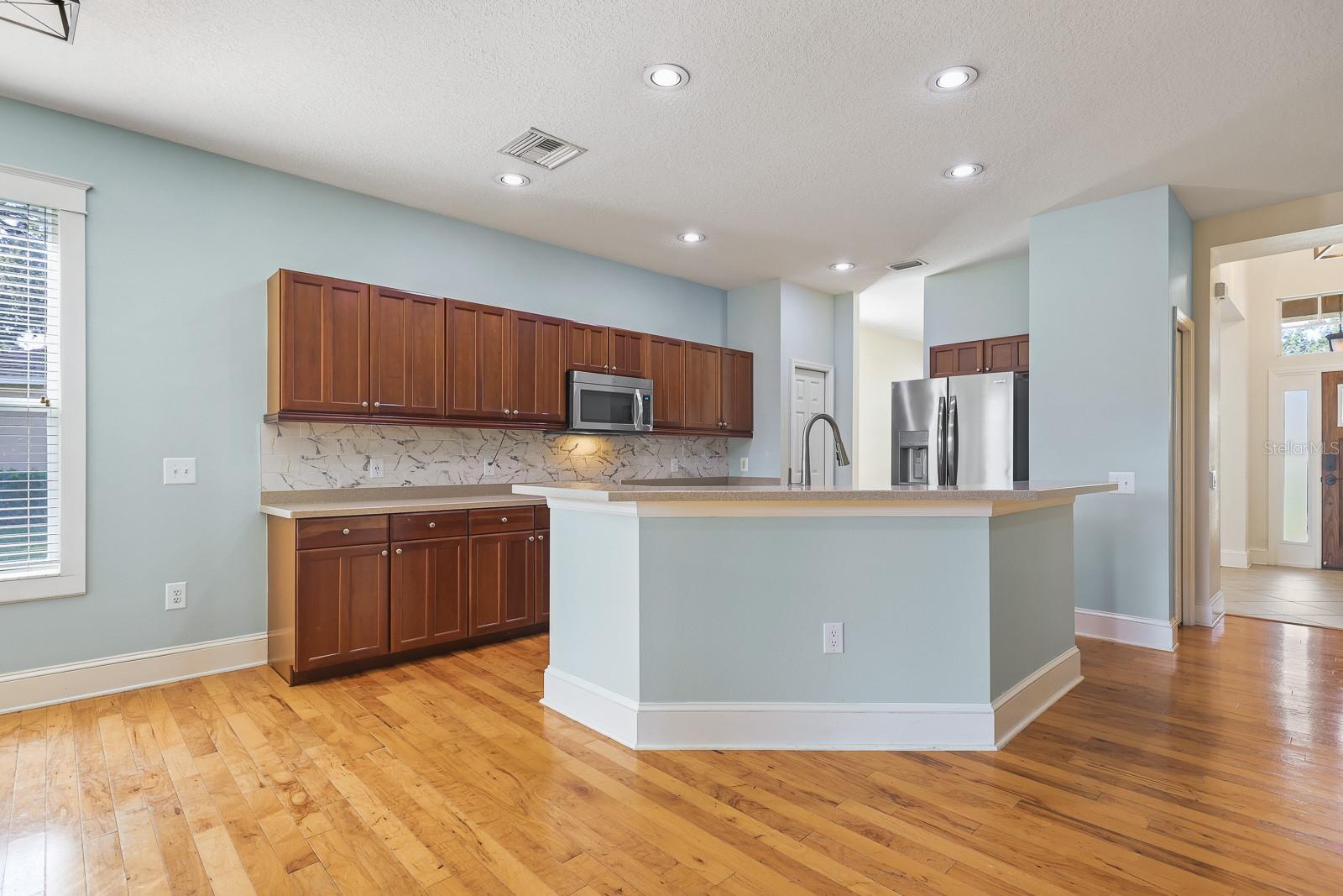 RIVER HILLS COUNTRY CLUB PARCE - Residential Lease