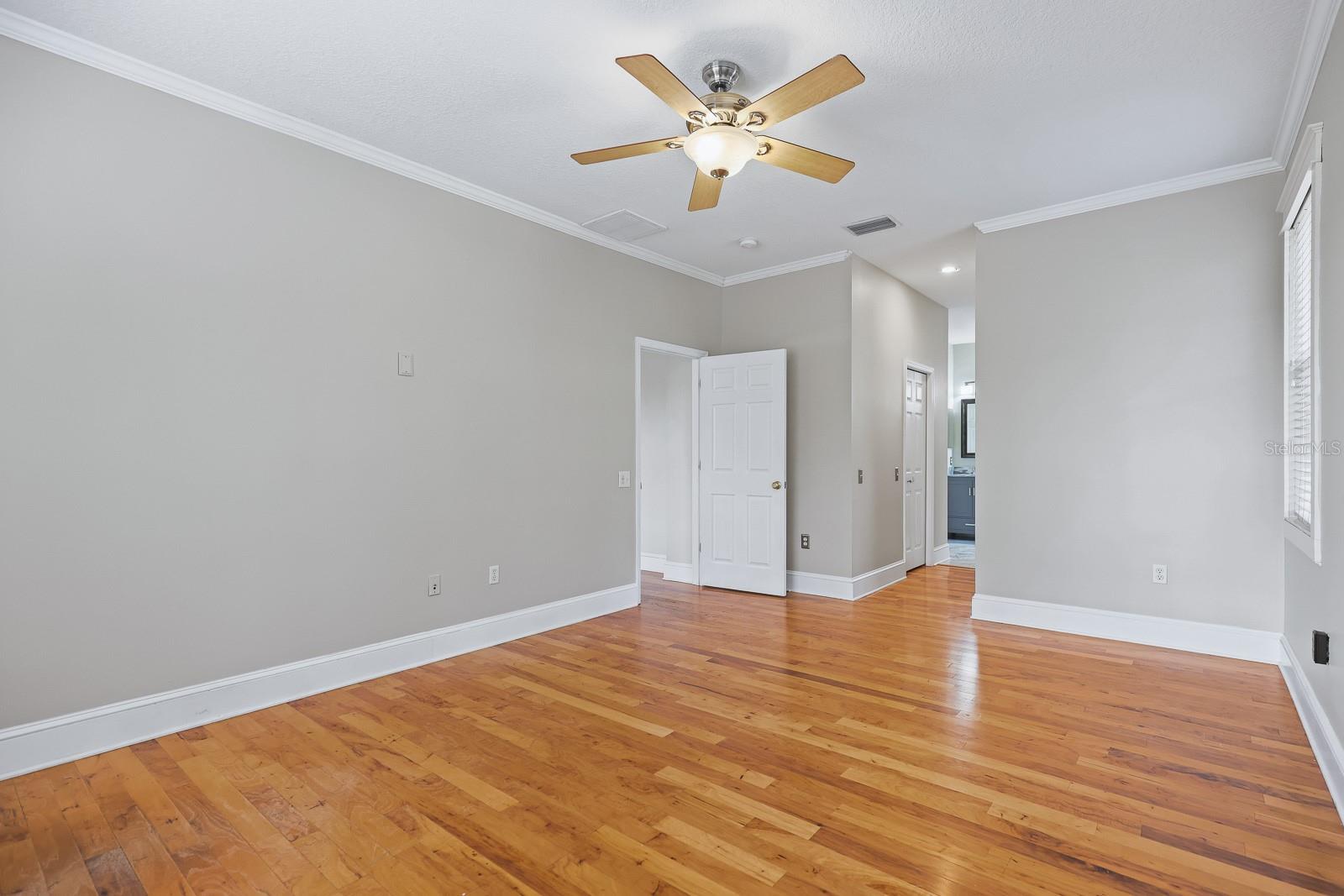 RIVER HILLS COUNTRY CLUB PARCE - Residential Lease