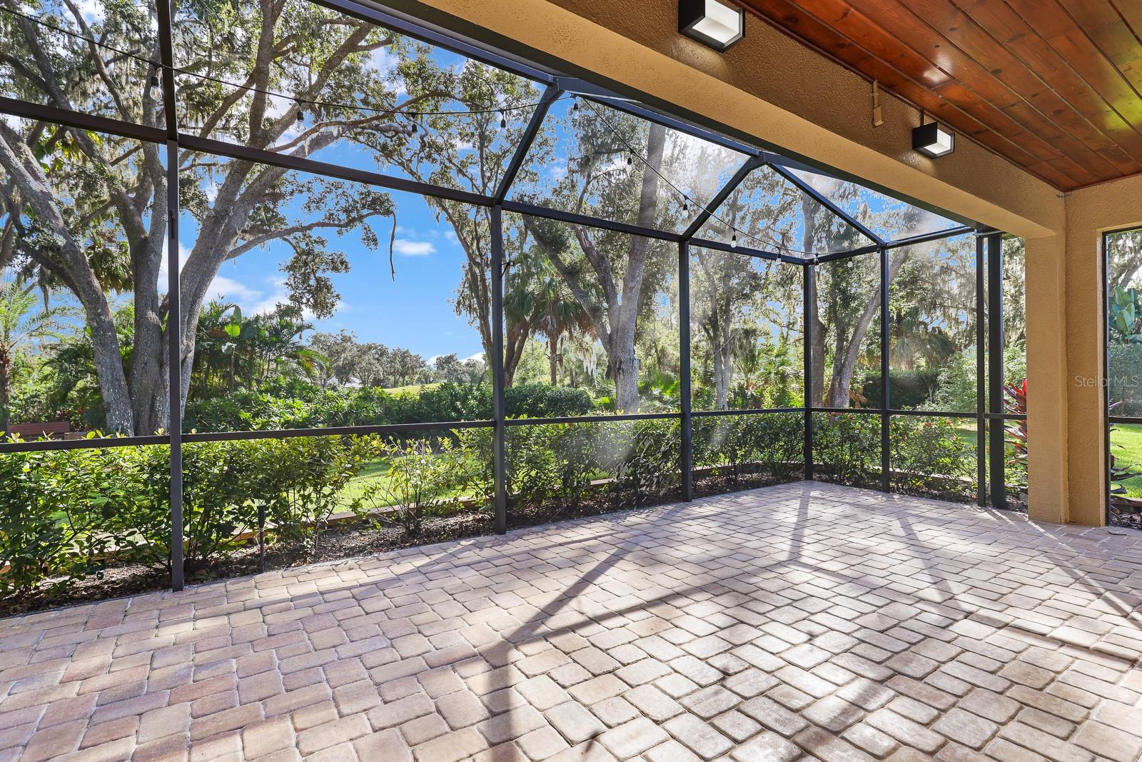 RIVER HILLS COUNTRY CLUB PARCE - Residential Lease