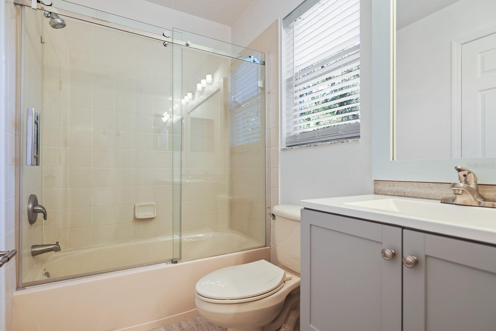 RIVER HILLS COUNTRY CLUB PARCE - Residential Lease