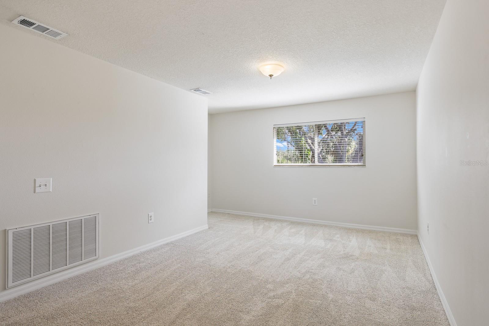 RIVER HILLS COUNTRY CLUB PARCE - Residential Lease