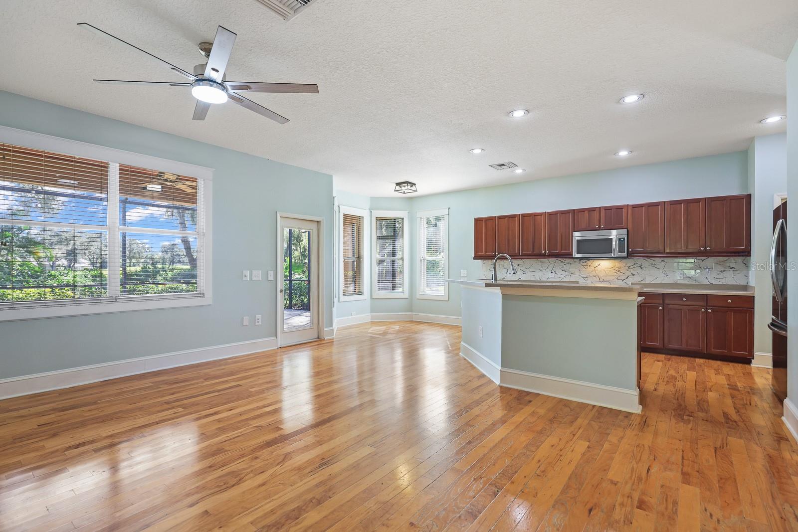 RIVER HILLS COUNTRY CLUB PARCE - Residential Lease