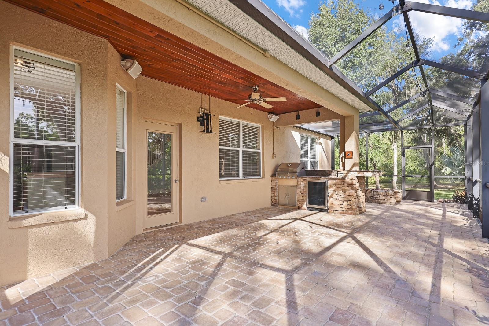 RIVER HILLS COUNTRY CLUB PARCE - Residential Lease