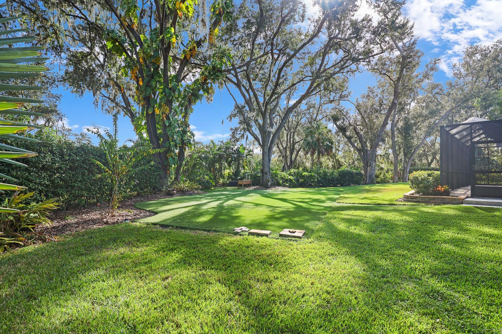 RIVER HILLS COUNTRY CLUB PARCE - Residential Lease