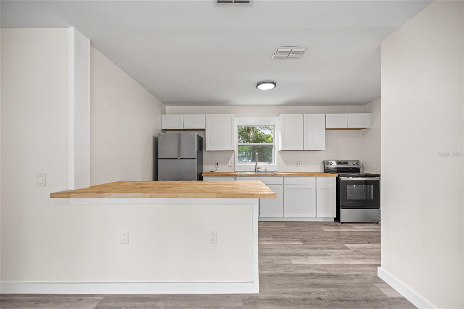 BEVERLY HILLS MARKET AREA - Residential