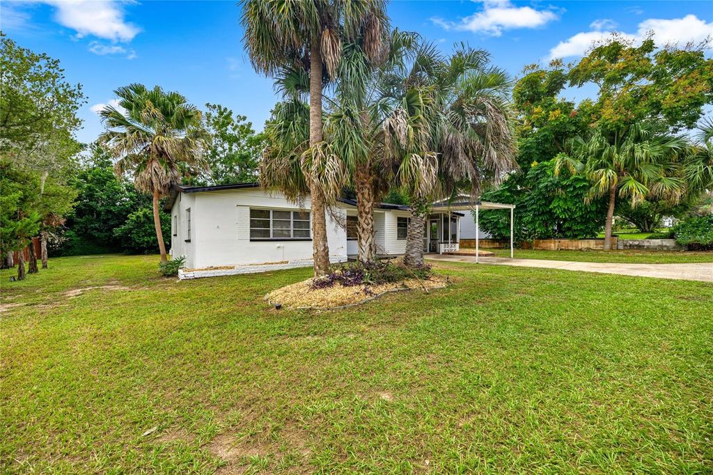 Photo of 3 N Wadsworth Avenue, Beverly Hills, FL 34465 (MLS # OM711334)