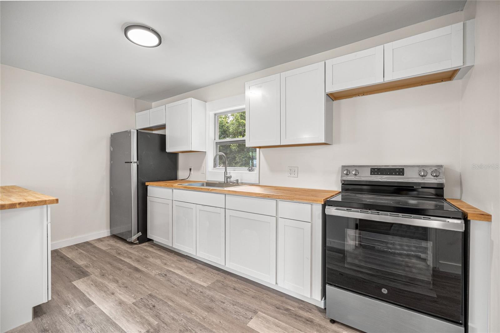 BEVERLY HILLS MARKET AREA - Residential