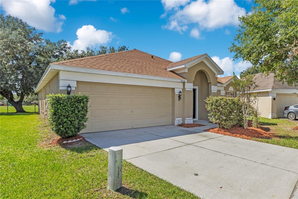 Photo of 12108 Dawn Vista Drive, Riverview, FL 33578 (MLS # O6450343)