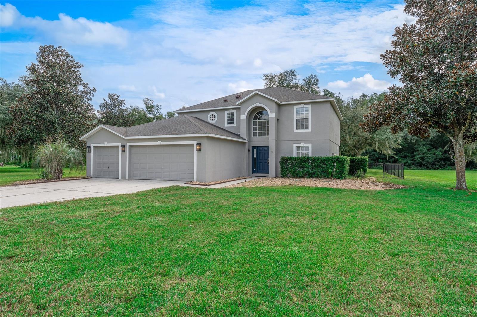 7406 LAKE MARNI COURT