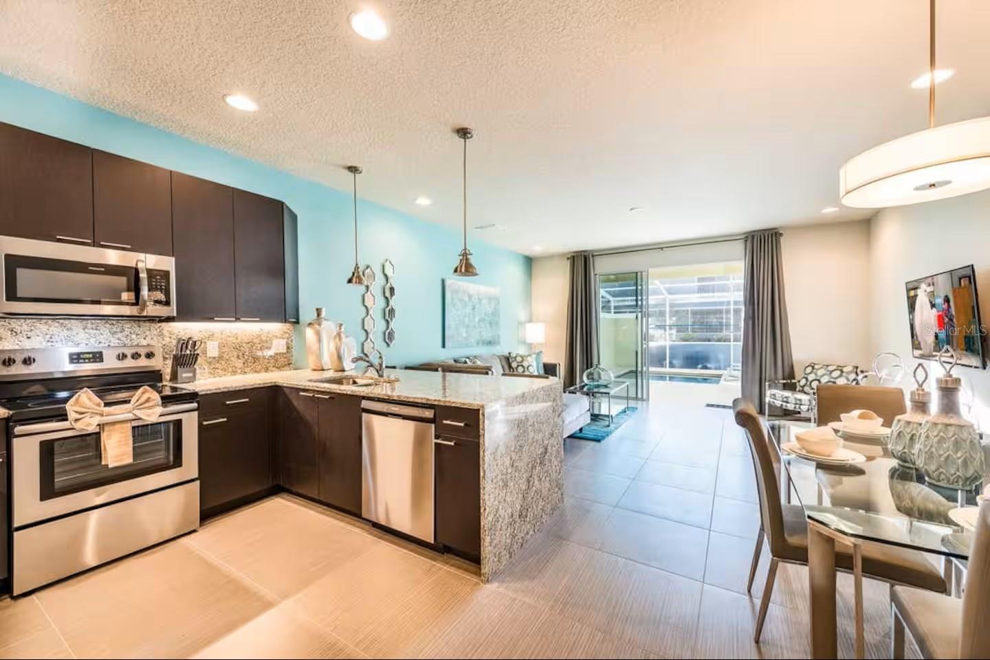 1425 RETREAT CIRCLE
