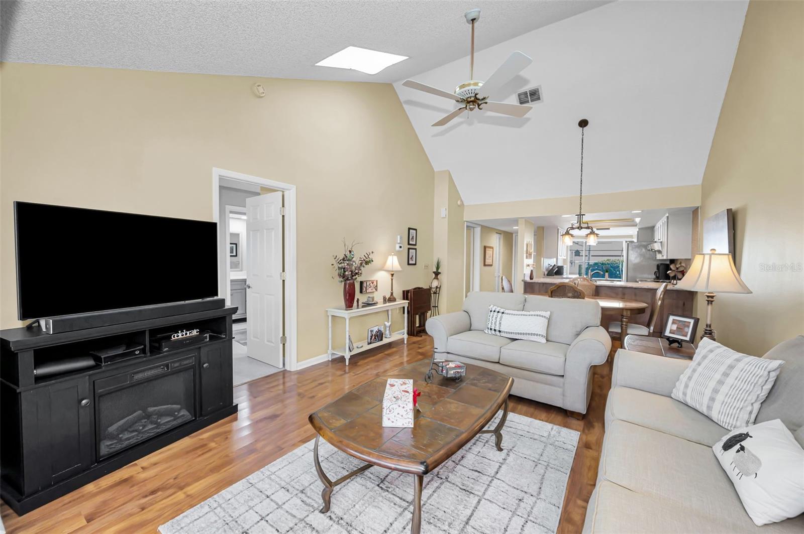 GOLF VIEW VILLAS CONDO 03A - Residential