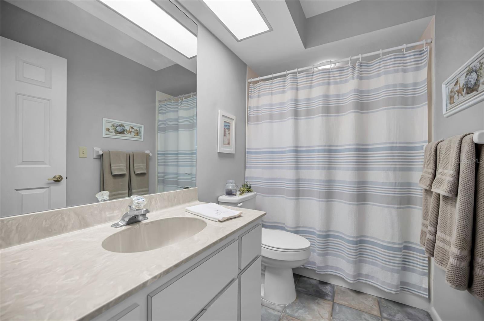 GOLF VIEW VILLAS CONDO 03A - Residential