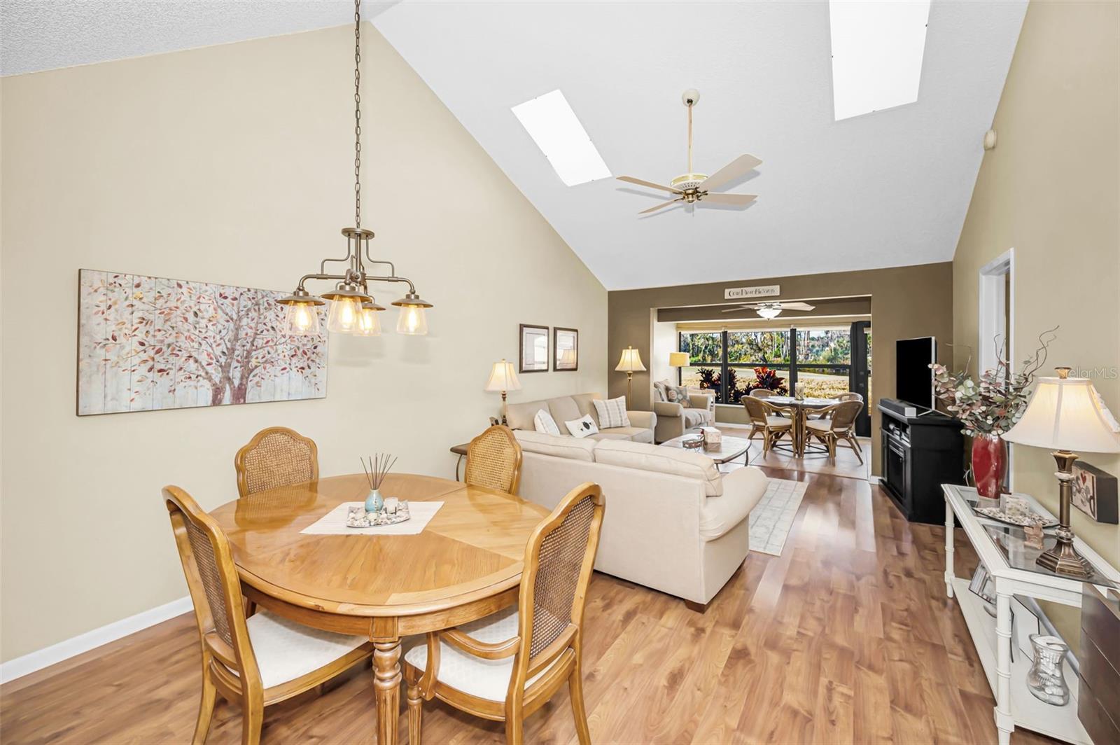 GOLF VIEW VILLAS CONDO 03A - Residential