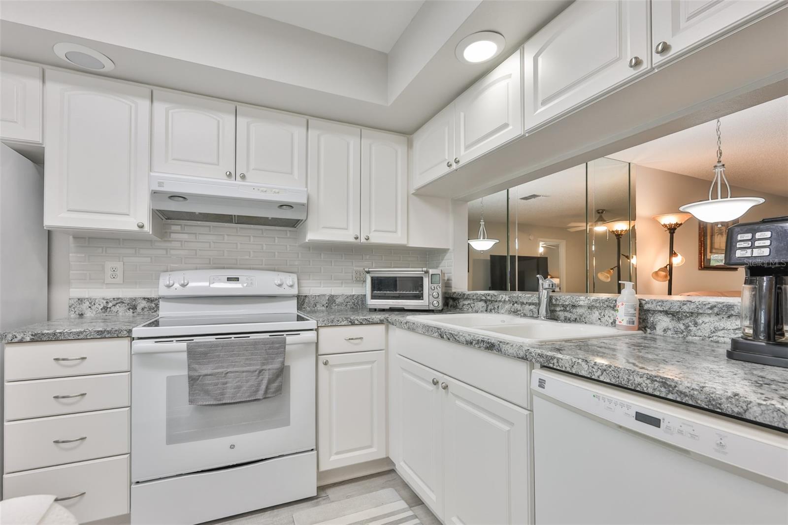 AZALEA WOODS CONDO II - Residential