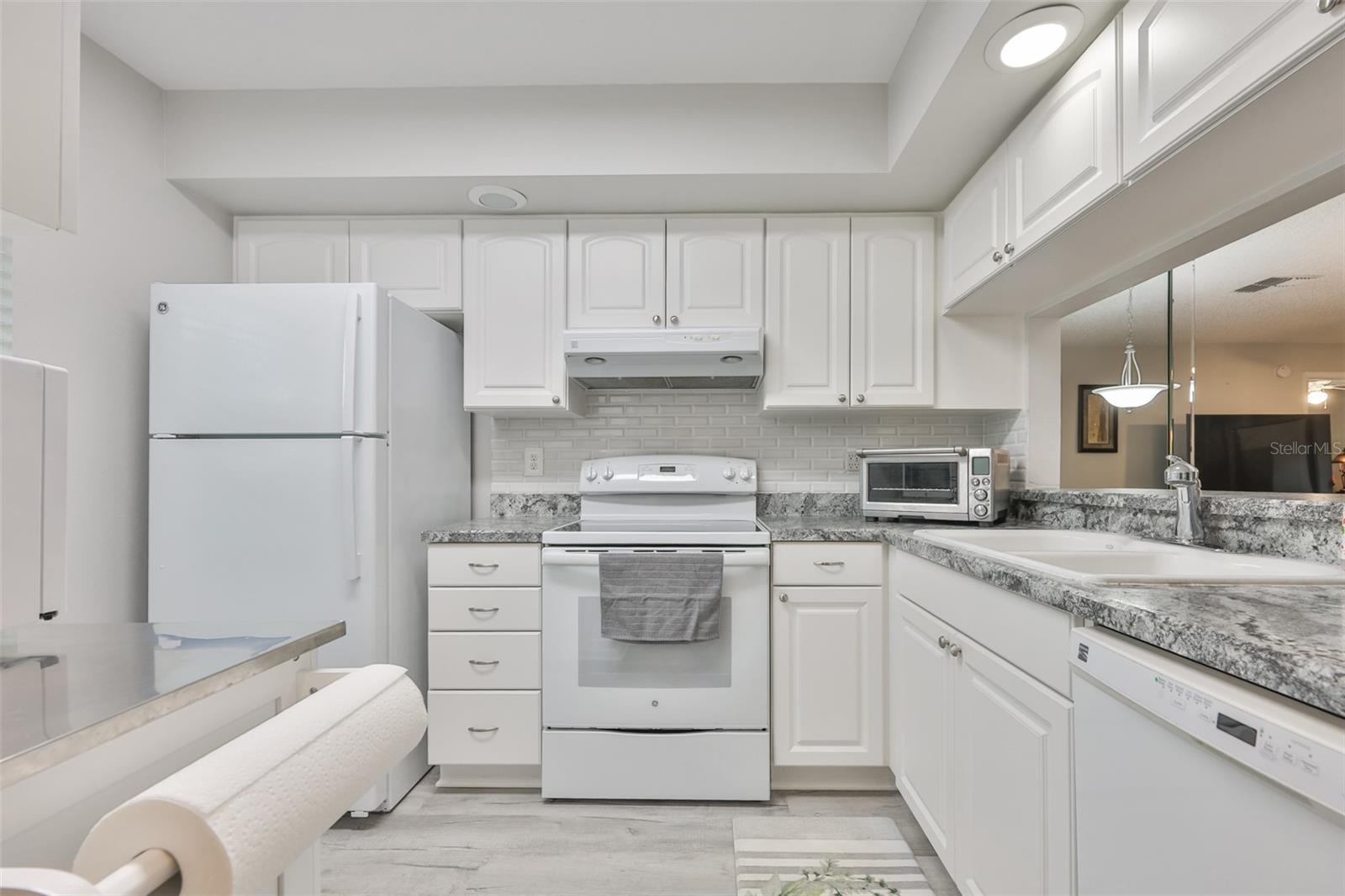 AZALEA WOODS CONDO II - Residential