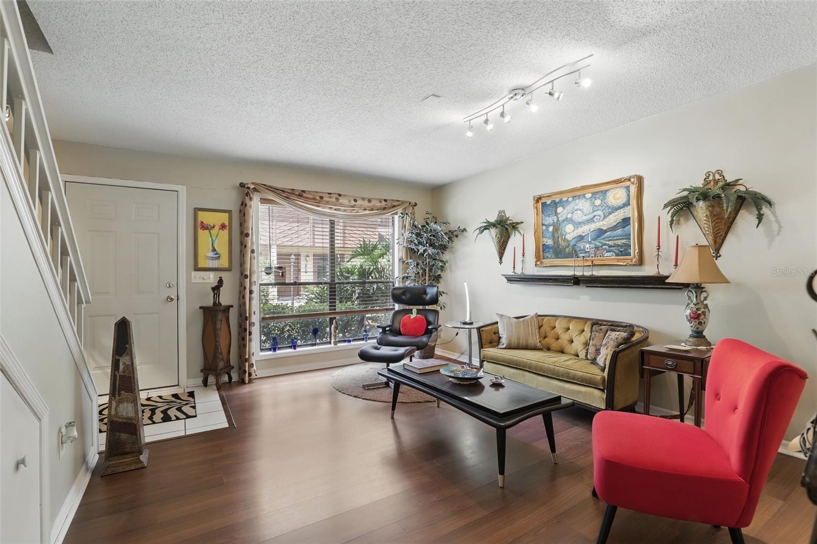 VINEYARD CONDO PH 03 - Residential