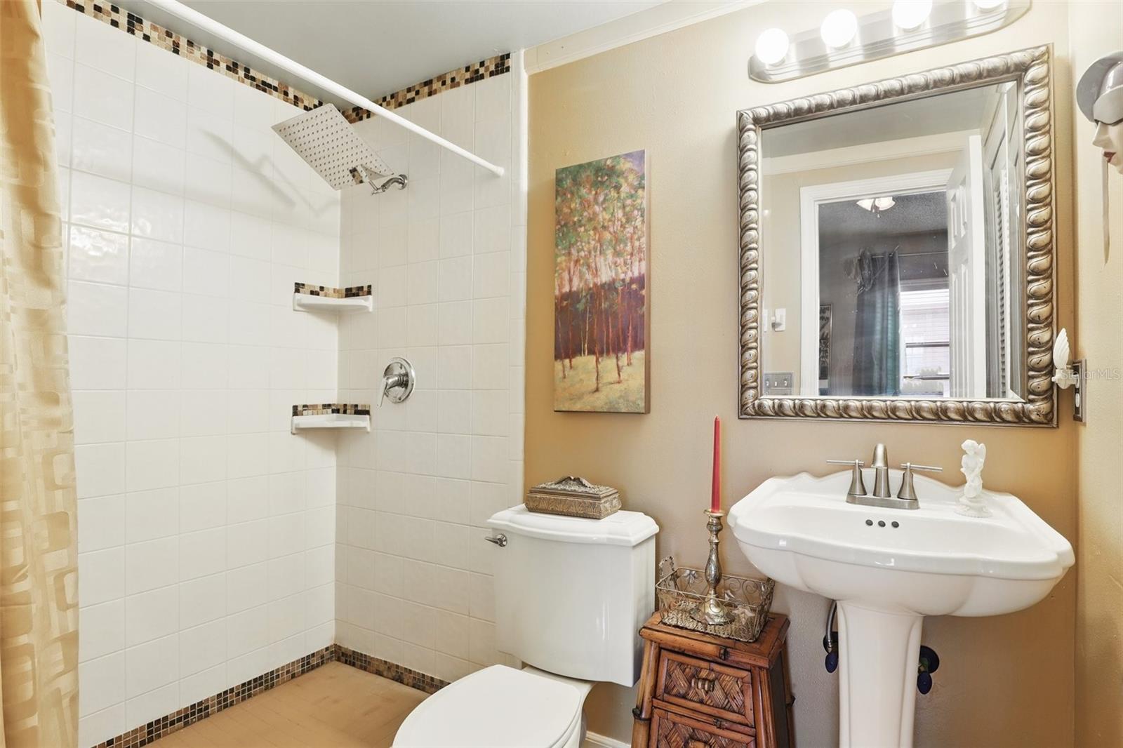 VINEYARD CONDO PH 03 - Residential