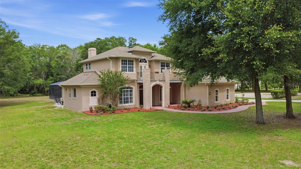Photo of 530 N Blue Lake Avenue, Deland, FL 32724 (MLS # V4949136)