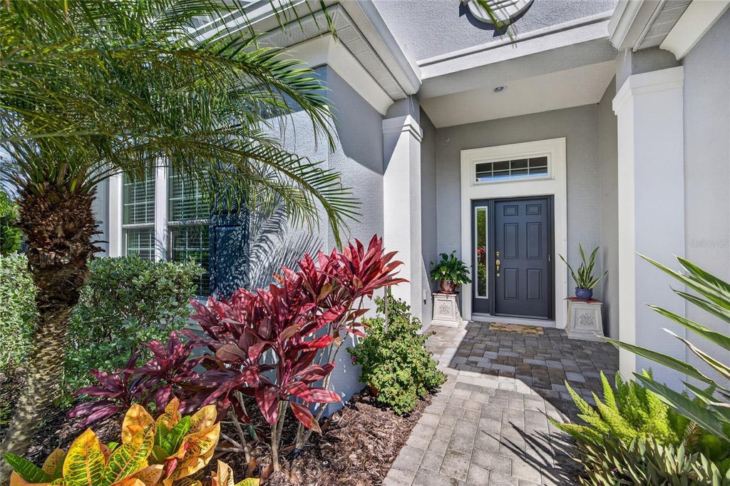 Photo of 3803 Woodcliff Lake Terrace, Sarasota, FL 34243 (MLS # C7531803)