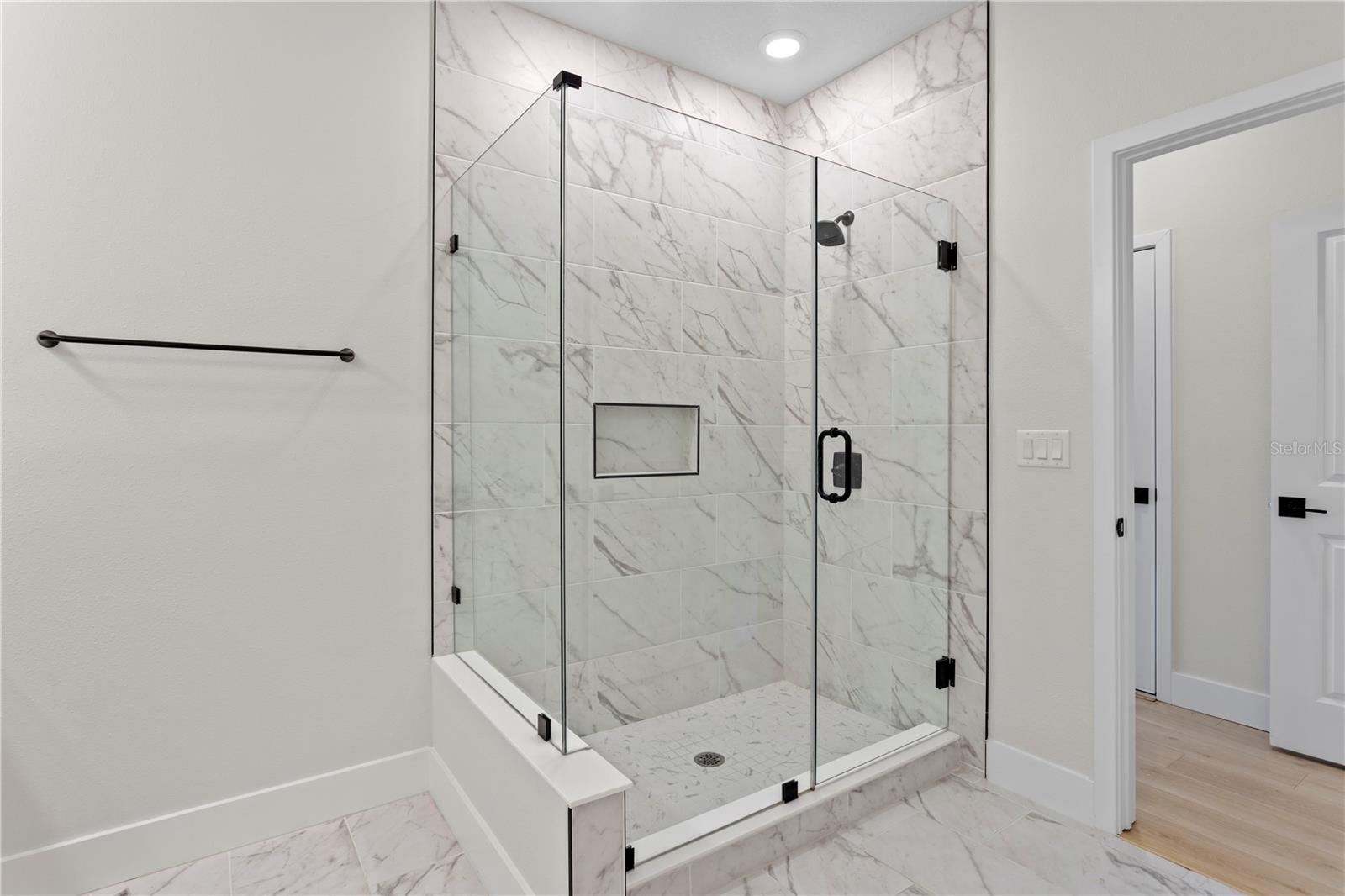 TOWNS AT KENWOOD LOT 19 - Residential Lease