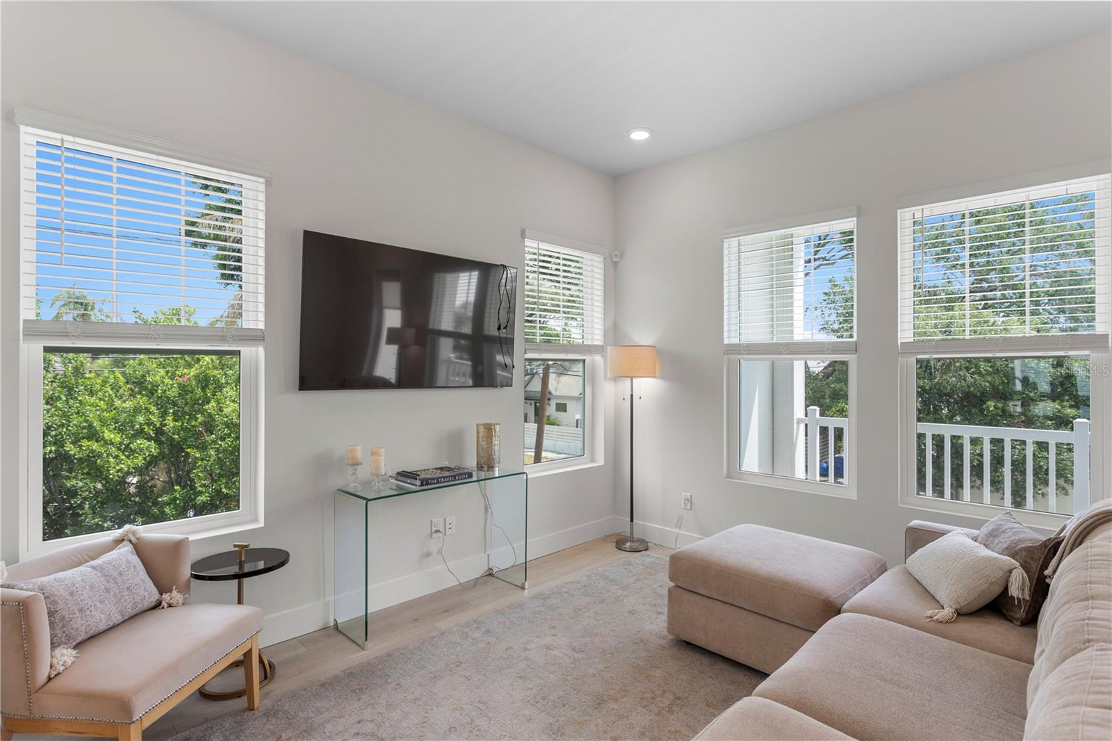 TOWNS AT KENWOOD LOT 19 - Residential Lease