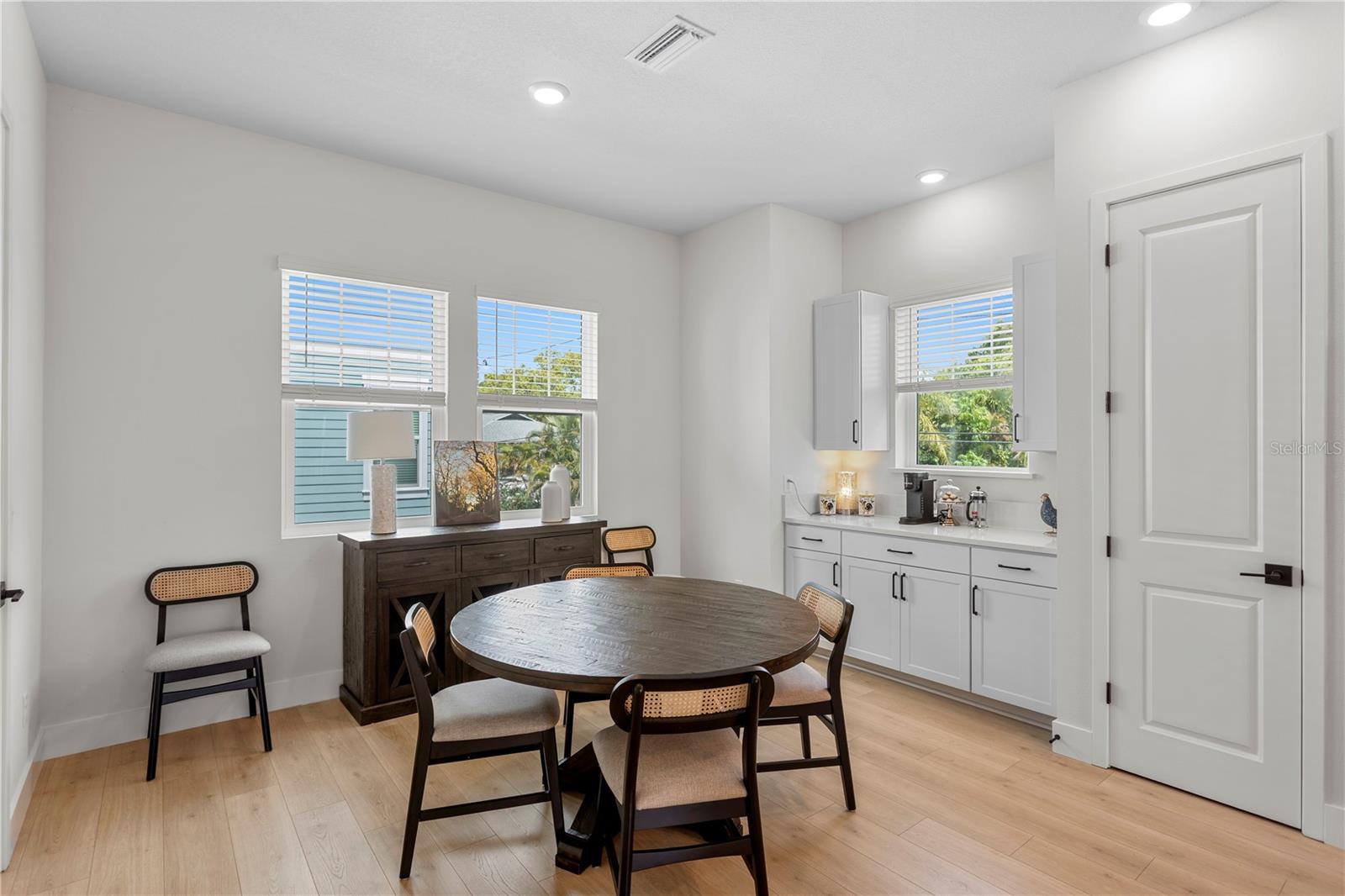 TOWNS AT KENWOOD LOT 19 - Residential Lease