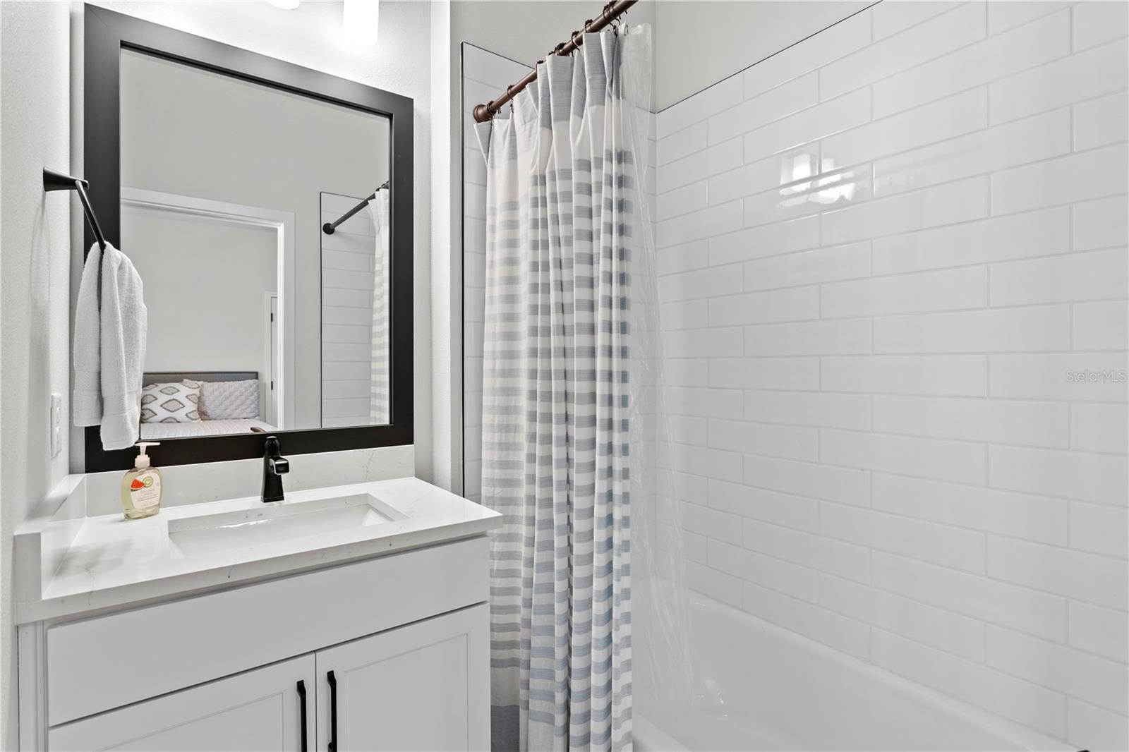 TOWNS AT KENWOOD LOT 19 - Residential Lease