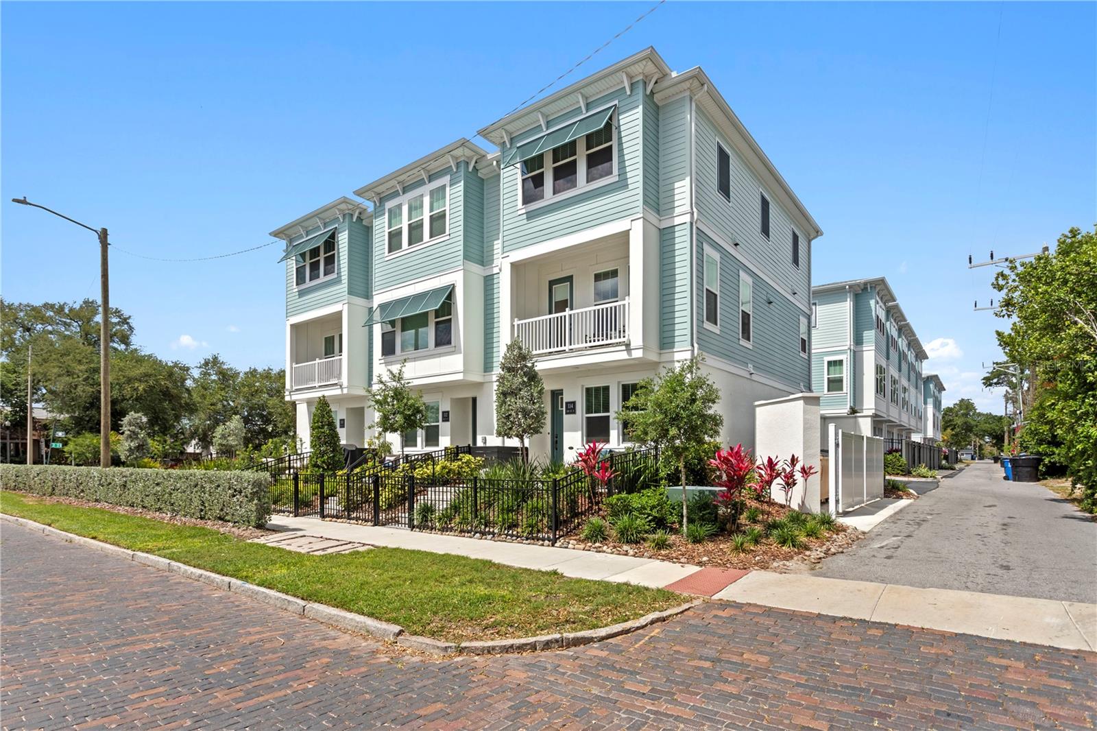 TOWNS AT KENWOOD LOT 19 - Residential Lease