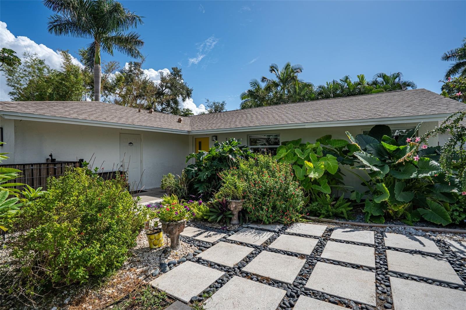 1750 ALTA VISTA STREET