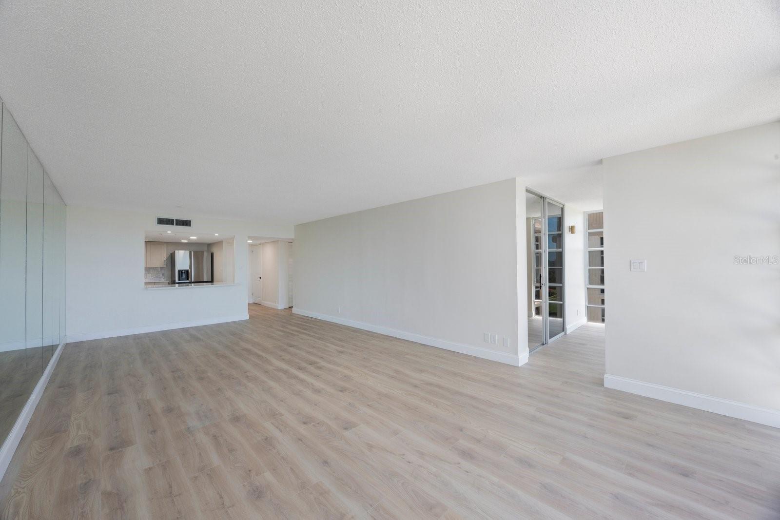 7400 SUN ISLAND DRIVE S 806