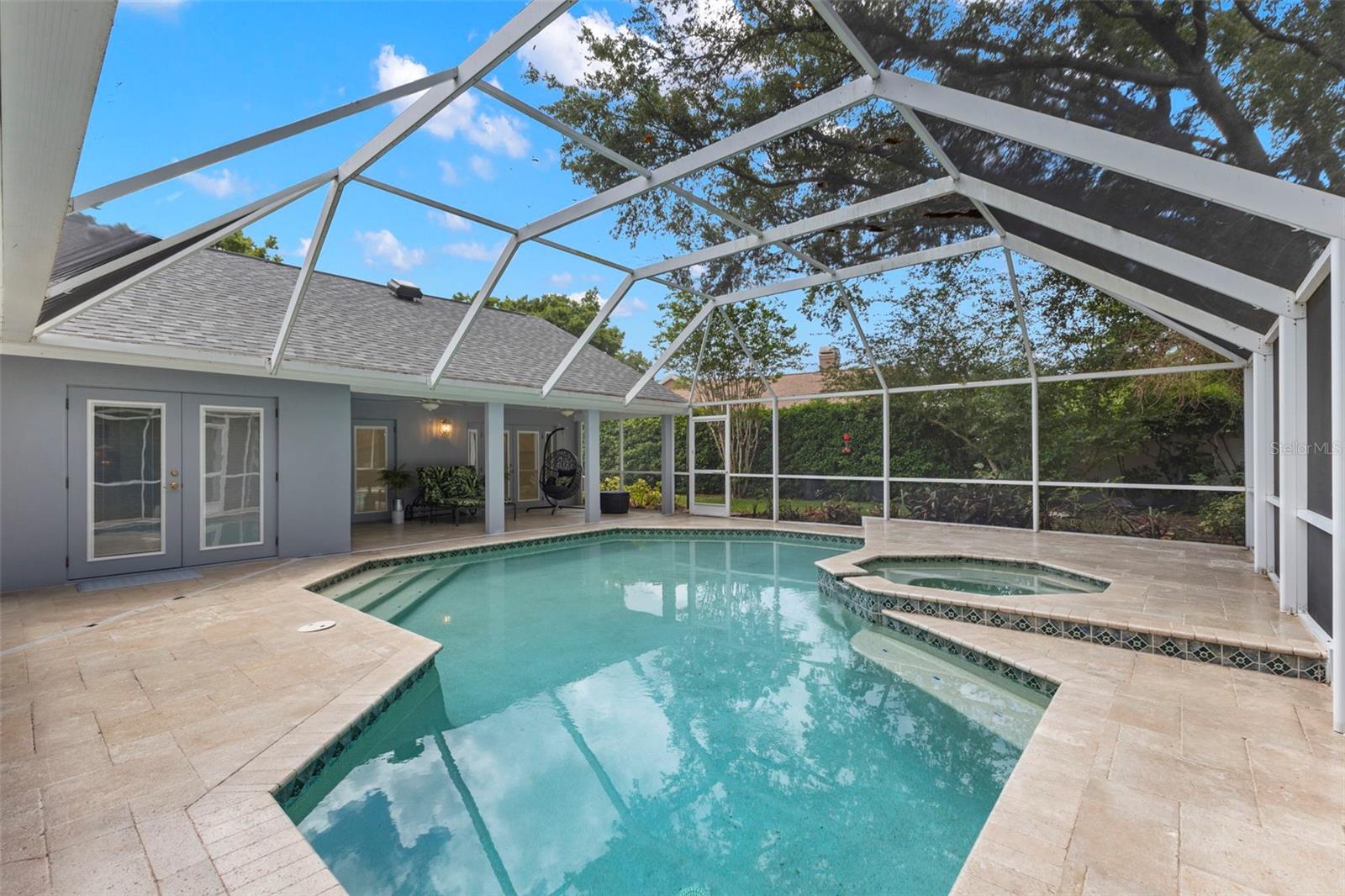 STRATFORD - Residential