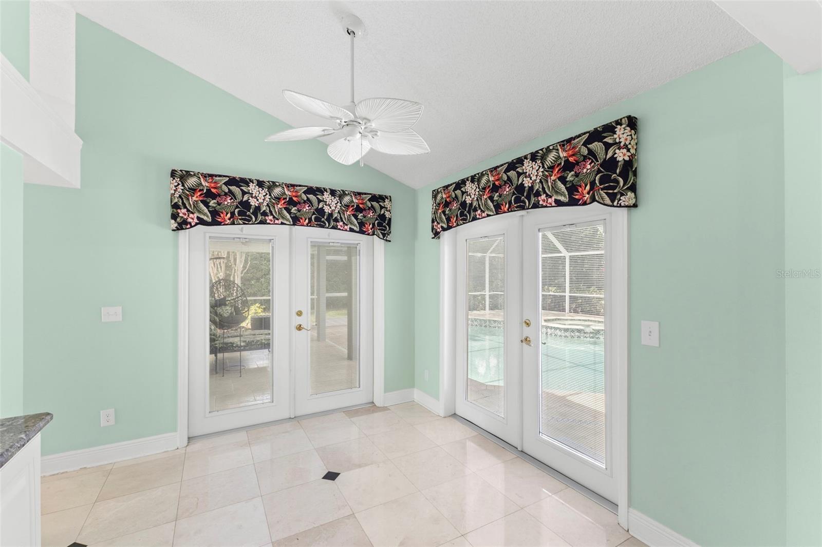 STRATFORD - Residential