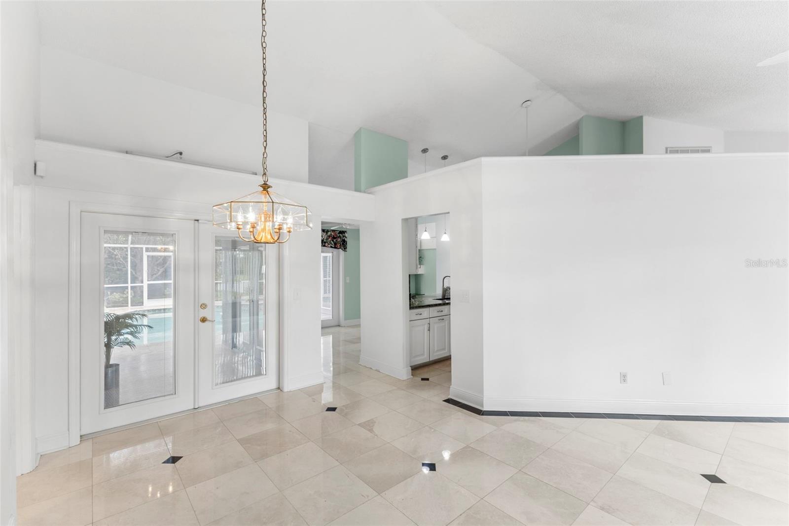 STRATFORD - Residential