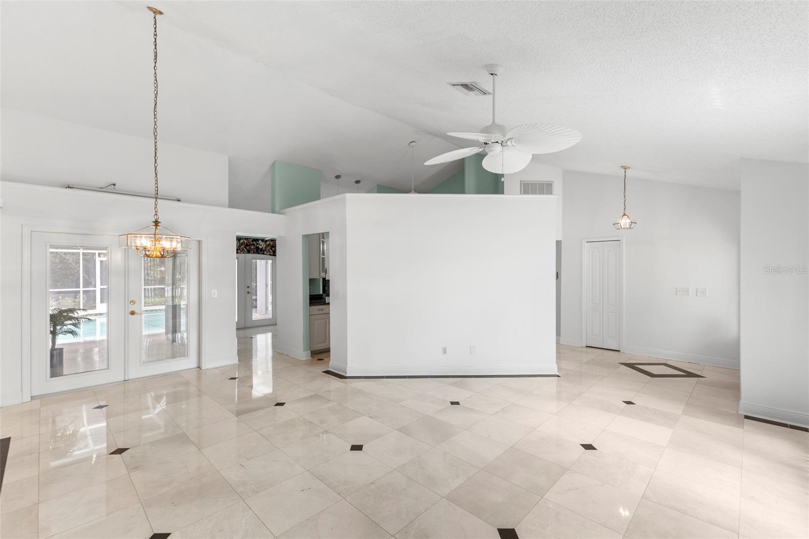 STRATFORD - Residential