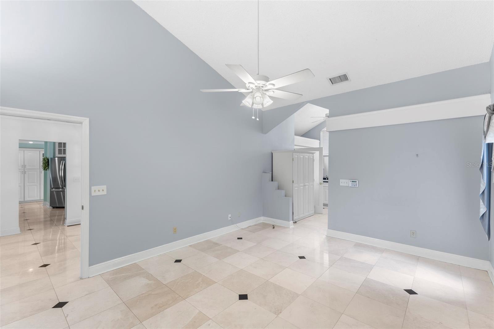 STRATFORD - Residential