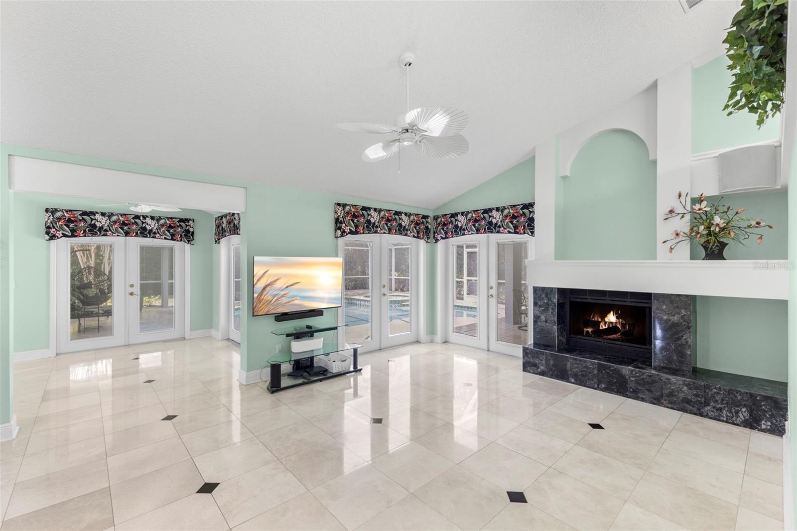 STRATFORD - Residential