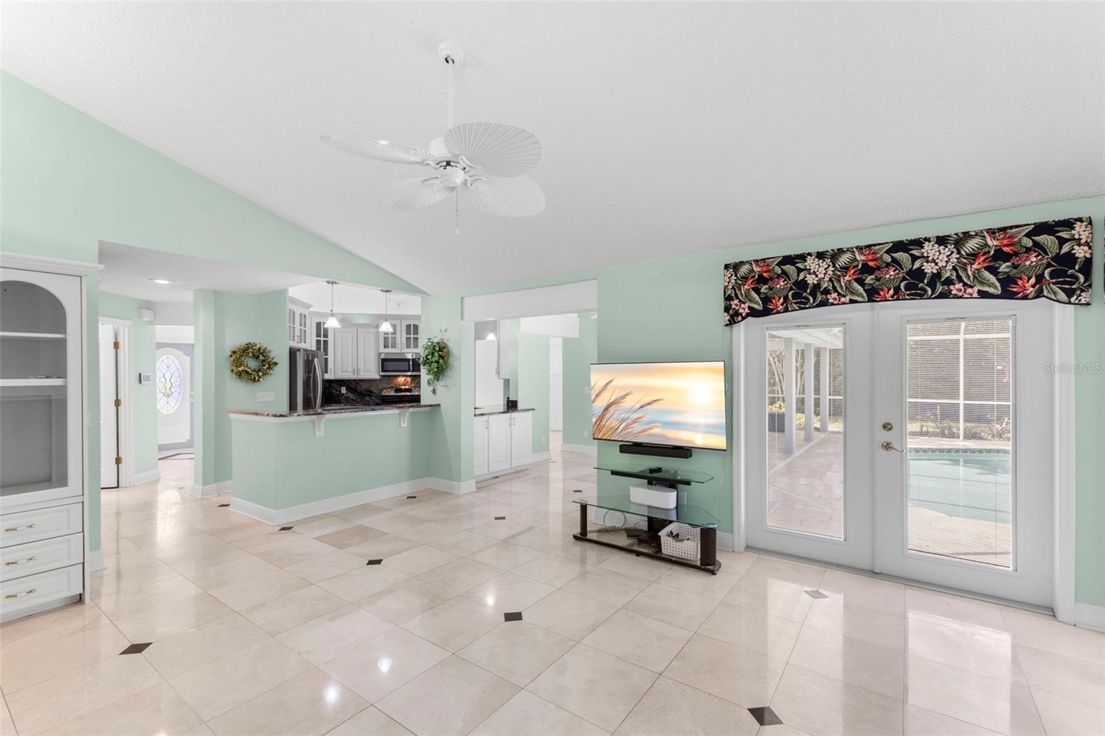 STRATFORD - Residential