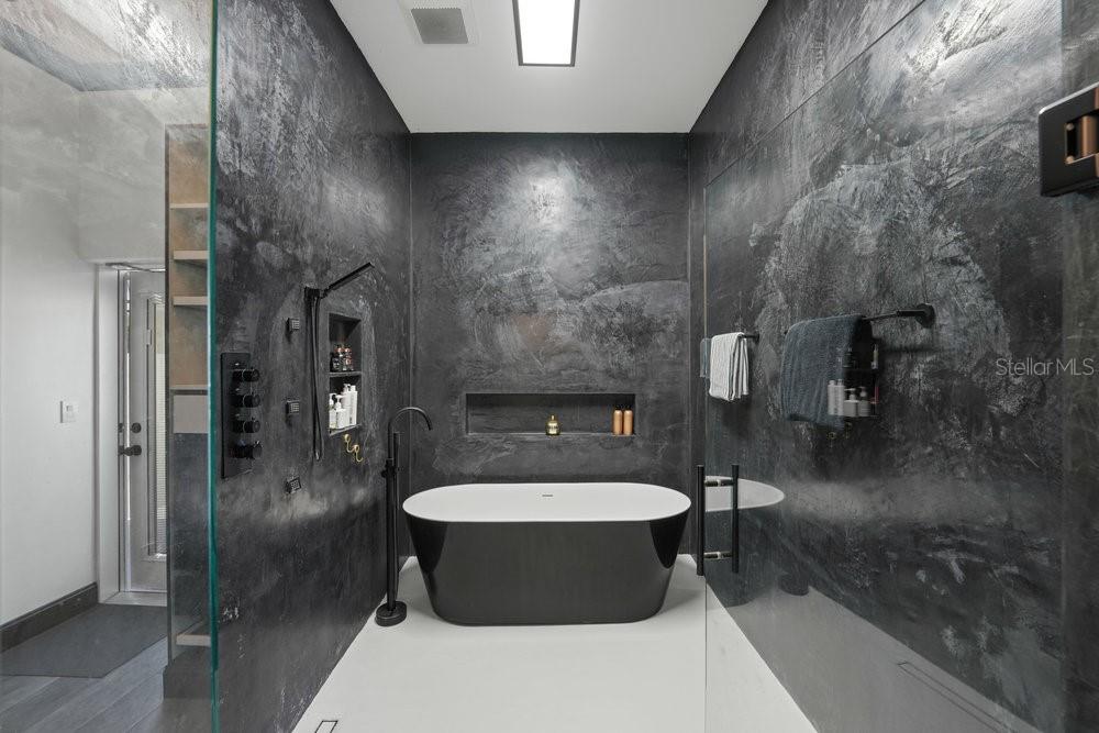 LANDINGS SPRUCE CRK - Residential