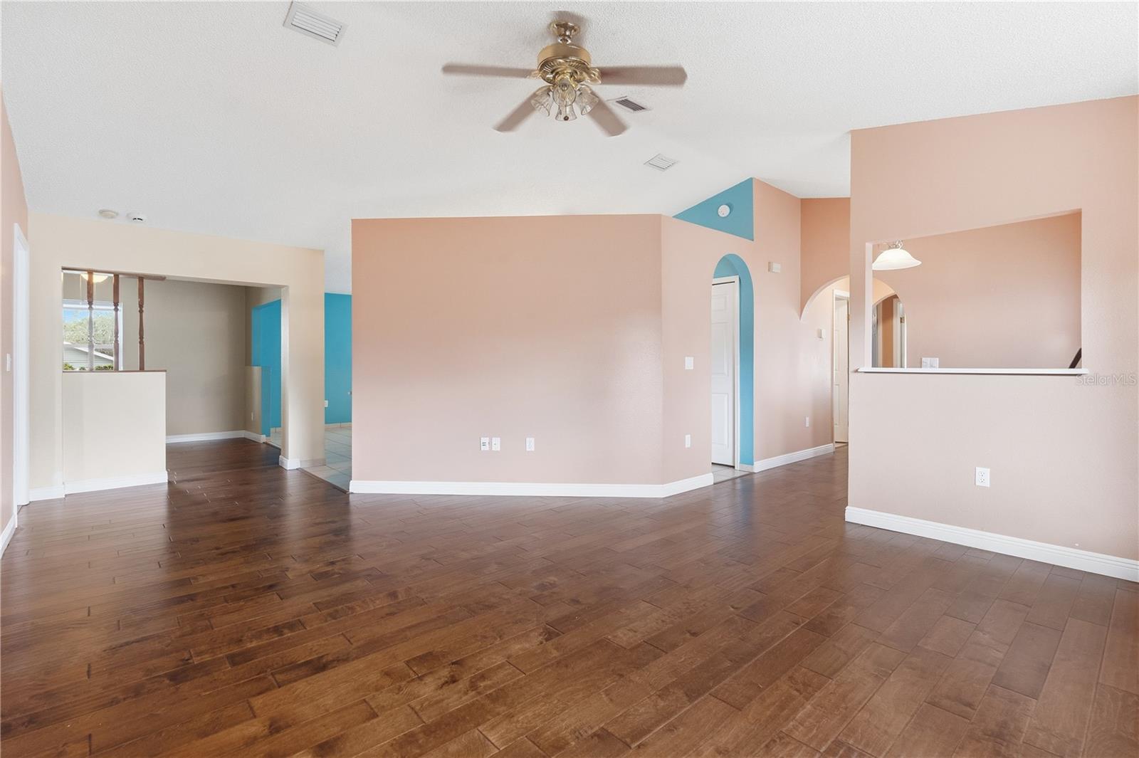 SPRING HILL - Residential