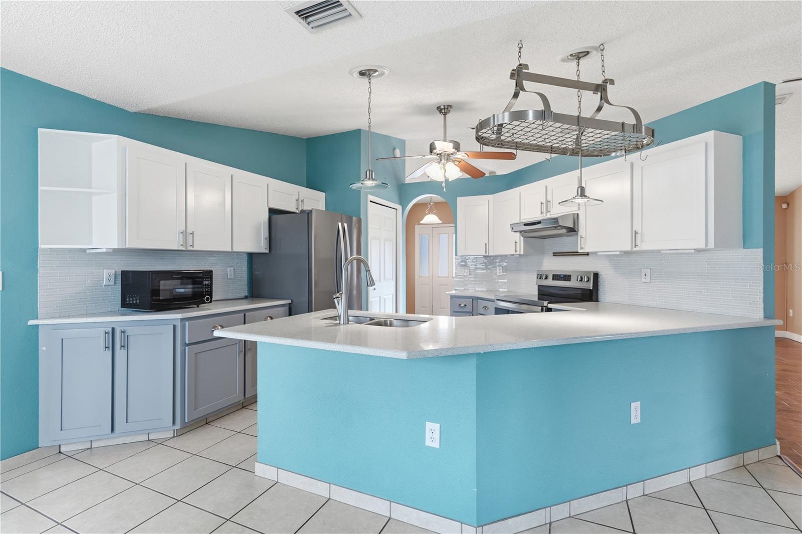 SPRING HILL - Residential